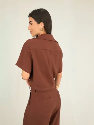 CAMISA CROPED 2 BOLSOS ASSIMETRICO