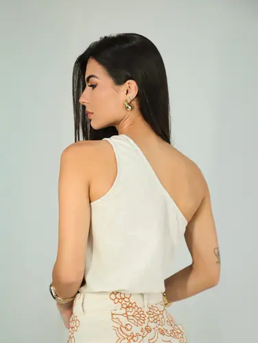 BLUSA UM OMBRO LINHO